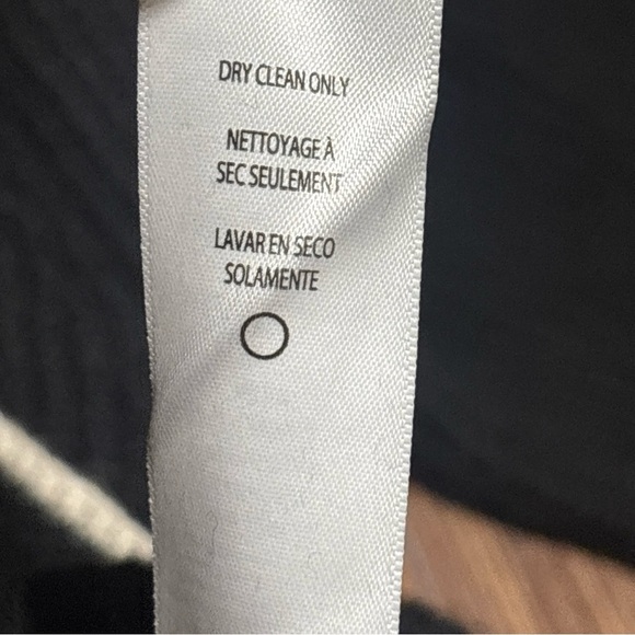 🔥🔥🔥Claudia Schiffer X FRAME 100%Cashmere Turtleneck Black Sweater Size: Medium🔥🔥 - Picture 8 of 8